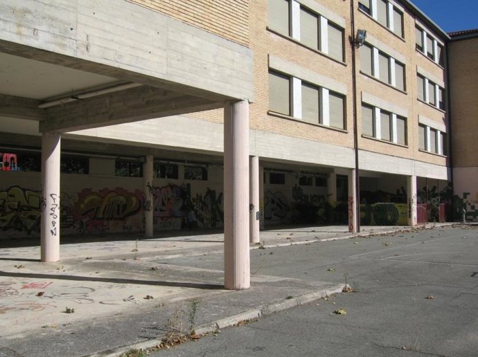 Antiguo colegio José Vila, donde se construirá el civivox de la Milagrosa.