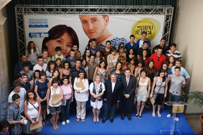 Primeros estudiantes becados