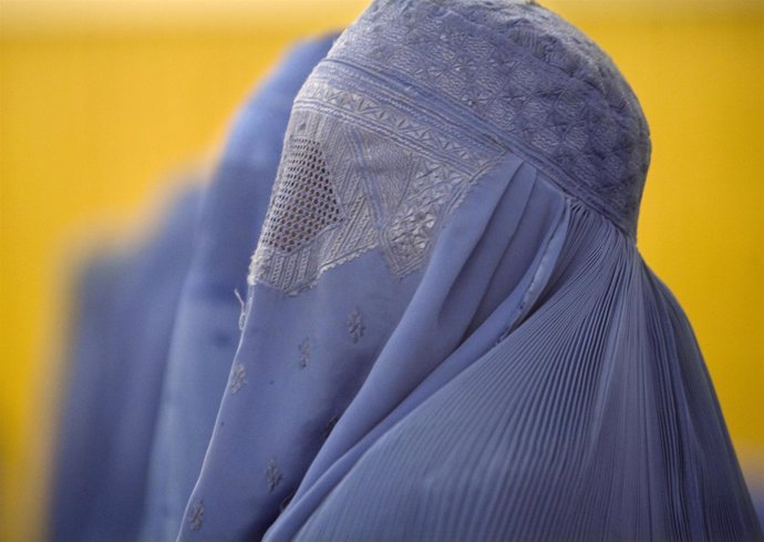 Recurso atemporal de mujer con burka