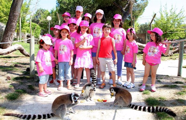Diez niñas premiadas con una visita al Zoo de Madrid por el concurso 'on-lin' de
