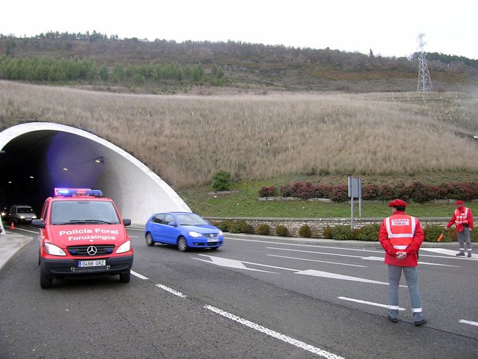 La Policía Foral refuerza su presencia en las carreteras con motivo de la 'opera