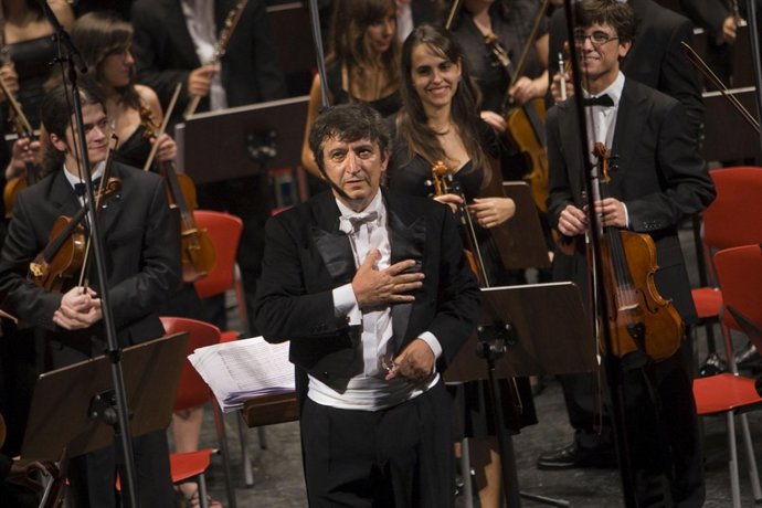 El director y los miembros de la JOGV