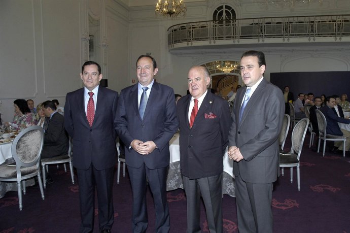 Sagardoy. Sanz, Erro y Blanco en Encuentro Económico