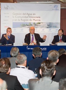 El vicepresidente Cotino durante la inauguración de la jornada