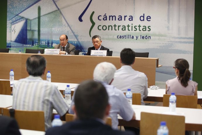 Participantes en la jornada sobre el análisis del procedimiento concursal en emp