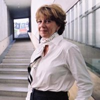 Kroes advierte contra "medidas proteccionistas" en operaciones empresariales