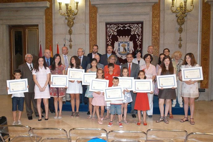 Niños en el patio de Cristal en la Casa de la Villa