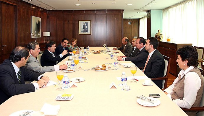 Reunión entre el presidente de Bancaja, José Luis Olivas, y el presidente de Cám