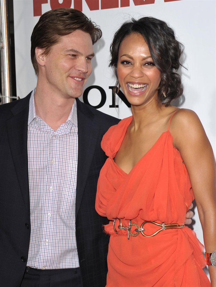 Zoe Saldana y su prometido, Keith Britton