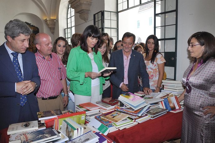 Micaela Navarro y Francisco Pulido, antes de inaugurar las jornadas 