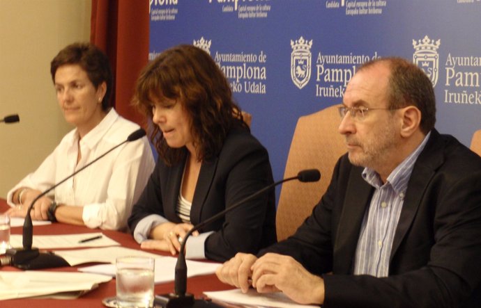 Imagen de la rueda de prensa del grupo de NaBai en el Ayuntamiento de Pamplona.