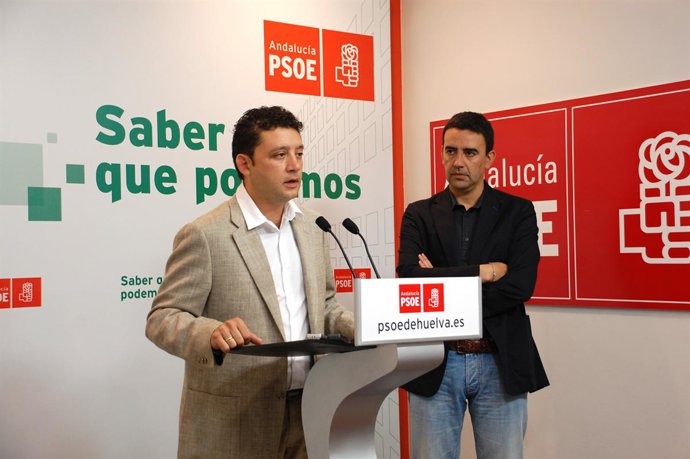 Velasco, en rueda de prensa junto a Mario Jiménez