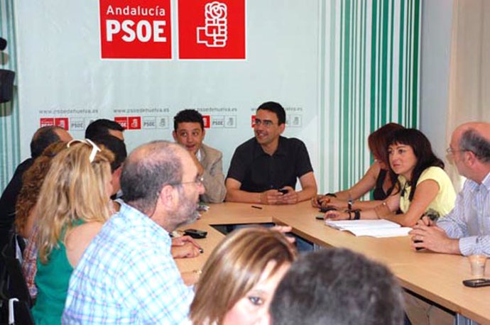 Velasco, reunido con la dirección del PSOE de Huelva