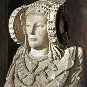 Escaneo 3D de pieza original Busto Dama De Elche 20cm Todos los detalles. 