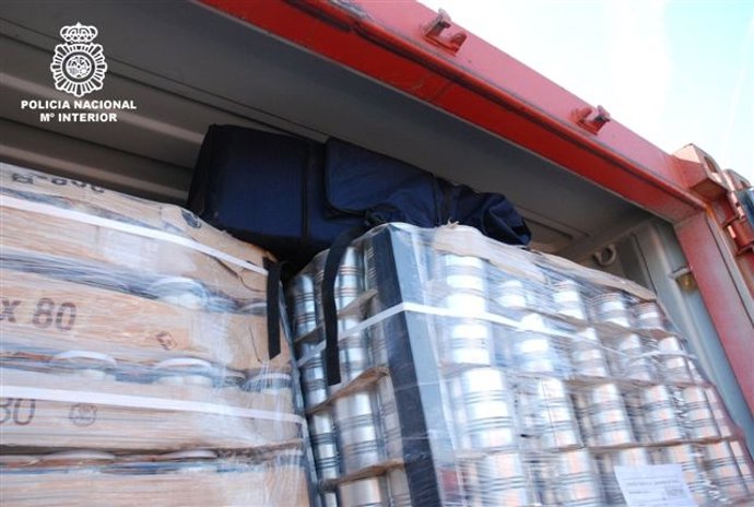 Botes que ocultaban la droga