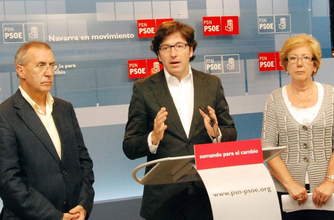 El senador Javier Sanz y los diputados Juan Moscoso del Prado y María José Ferná