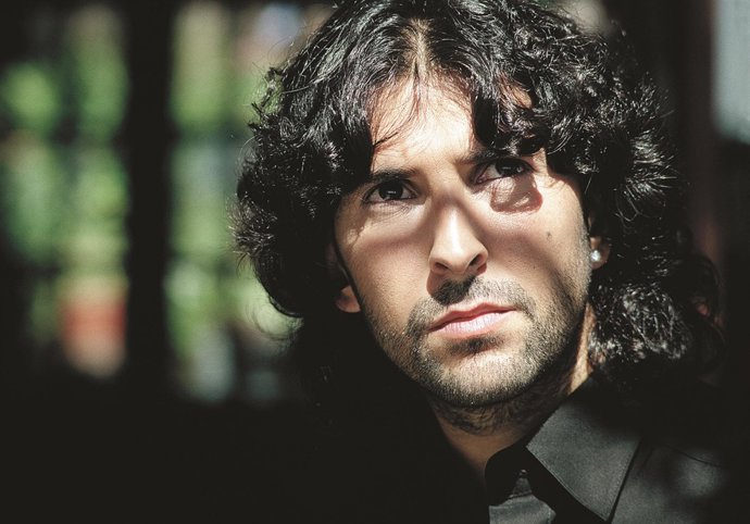 El cantaor Arcángel actúa en 'Asómate al Patio' de la Diputación