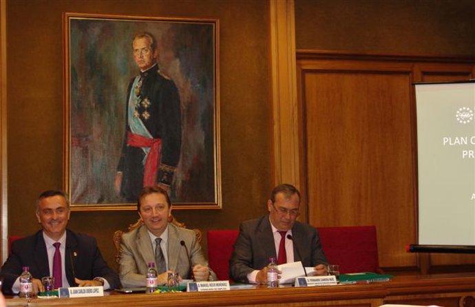 El consejero de Empleo, en las jornadas junto al presidente de la Diputación de 