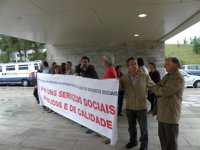 Trabajadores de servicios sociales acusan a la Xunta de "incumplir" la ley y crear "confusión" entre consorcio y agencia