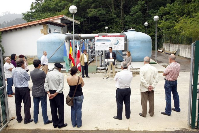 Martín presenta el proyecto de la ETAP de Guriezo