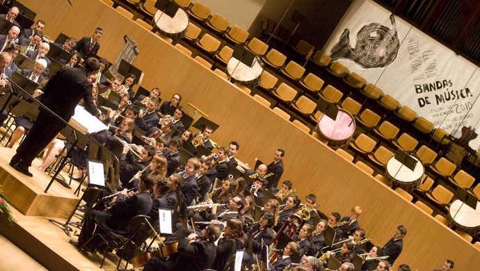 Actuación de la Asociación Cultural la Lira de Pozuelo en Valencia.