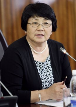Rosa Otunbayeva, Gobierno Kirguistán