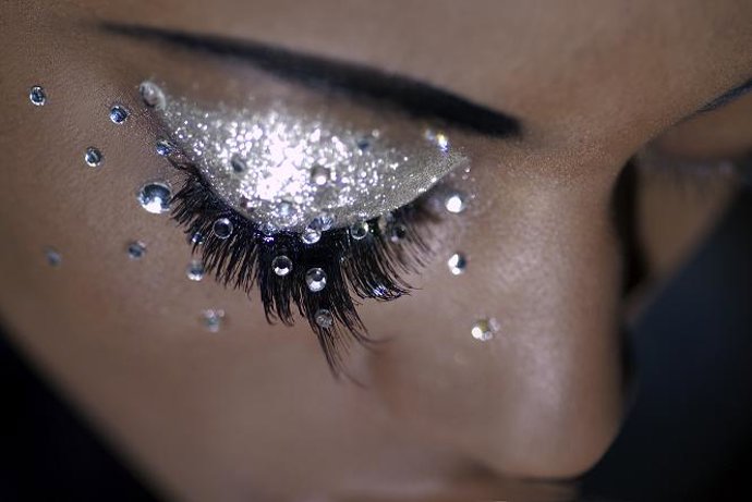 Sombra de ojos, maquillaje