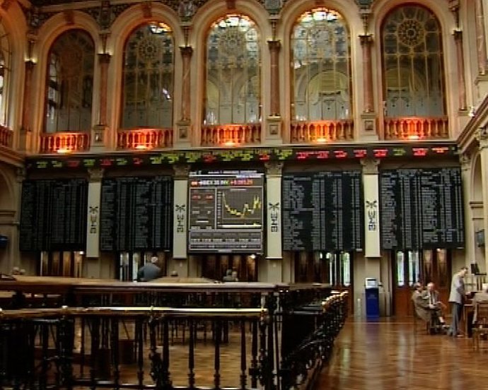 El Ibex abre la sesión con una leve subida 