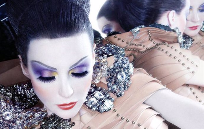 Primera imagen de la campaña otoño 2010 de los cosméticos Nars