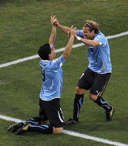 Forlán y Luis Suárez con la selección de Uruguay