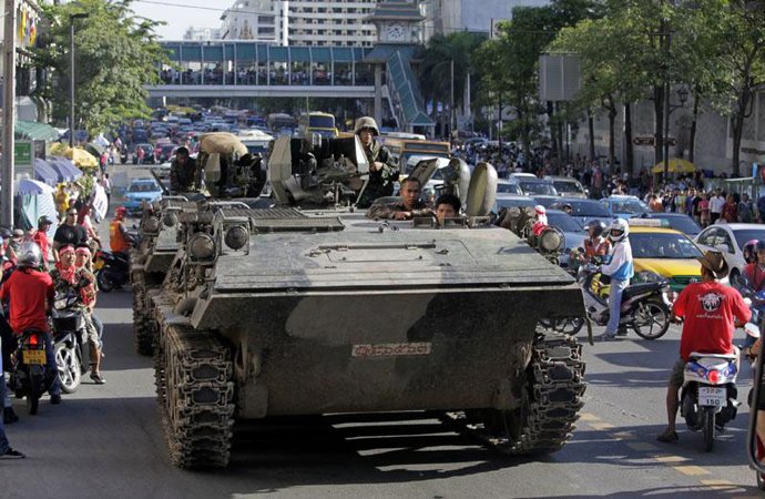 Marcha de los camisas rojas en Bangkok