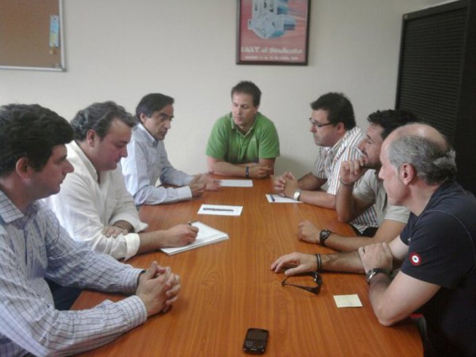 Reunión entre el PP de Torrelavega  y UGT
