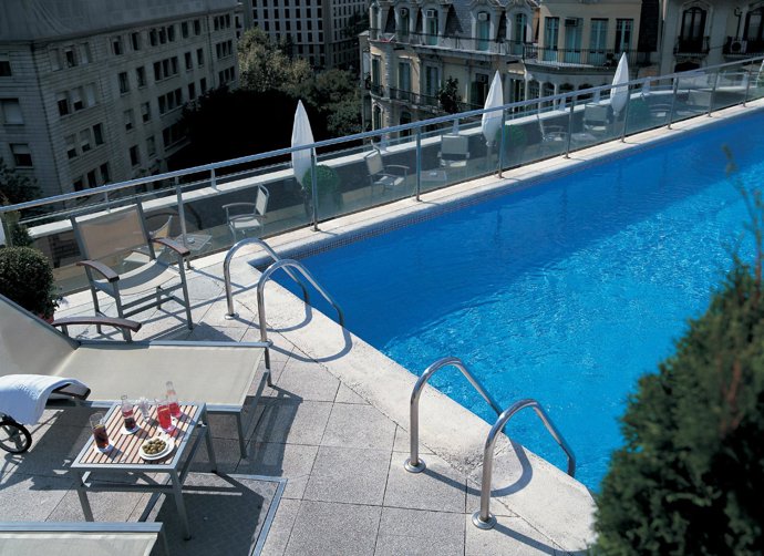 *DOSSIER* 542 VERANOS DISTINTOS CON NH HOTELES