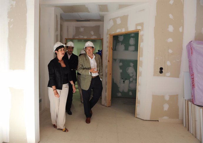 Luisa Noeno visita las obras del Hospital Provincial de Zaragoza