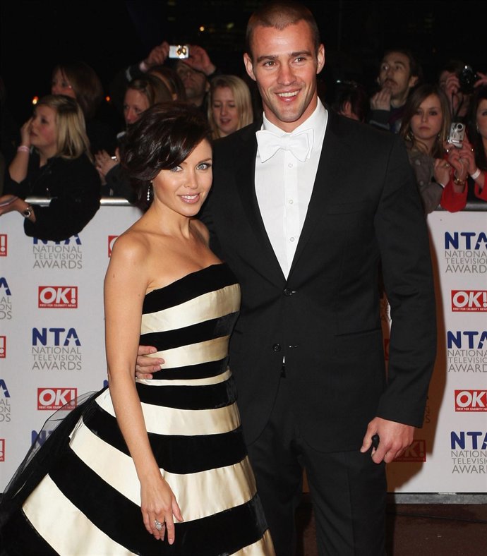 Danii Minogue y su novio, Kris Smith 