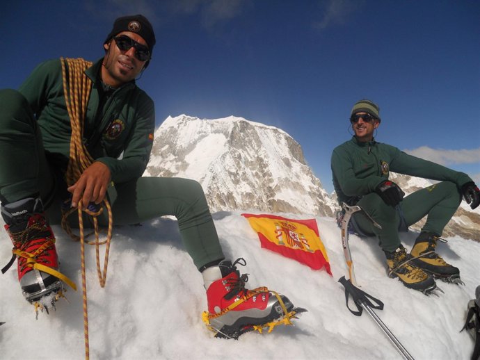 Los guardias en una cumbre