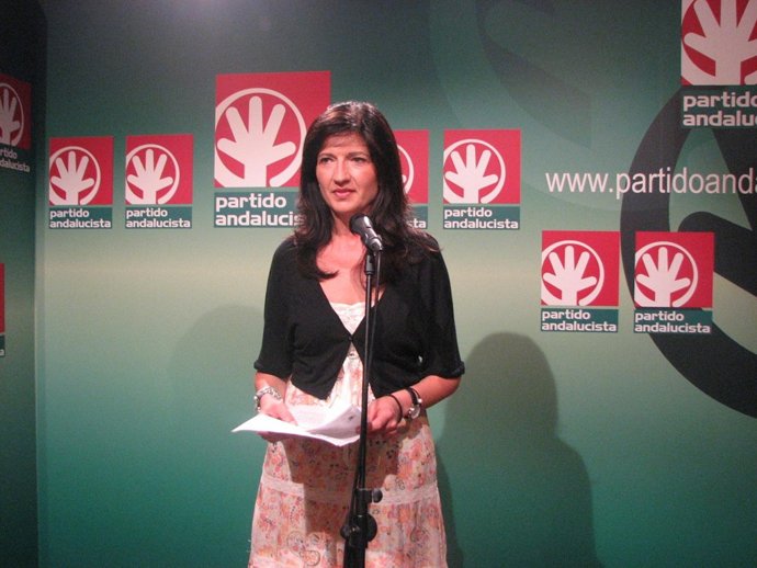 La secretaria general y candidata a la alcaldía, Pilar González, en rueda de pre