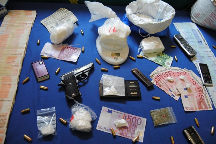 Objetos incautados en la operación