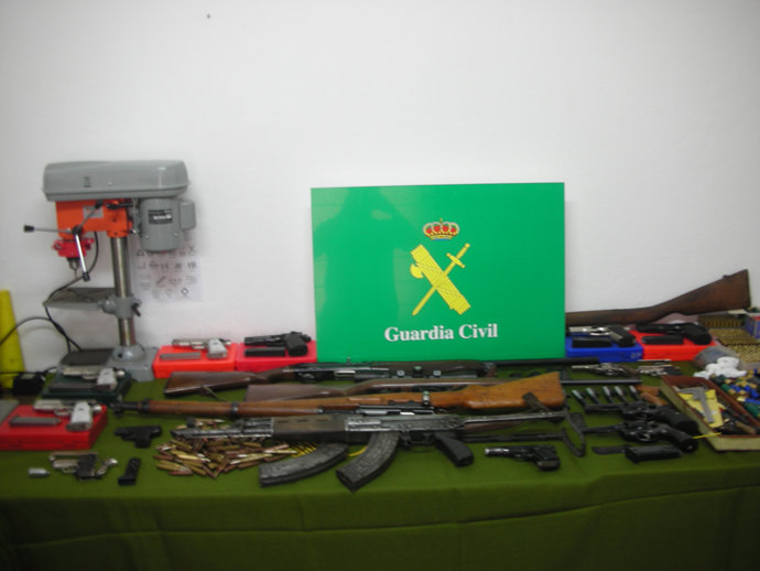 Armas incautadas en la operación.