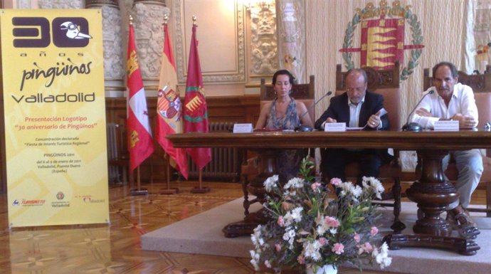 Presentación del logotipo del 30 aniversario de Pingüinos.