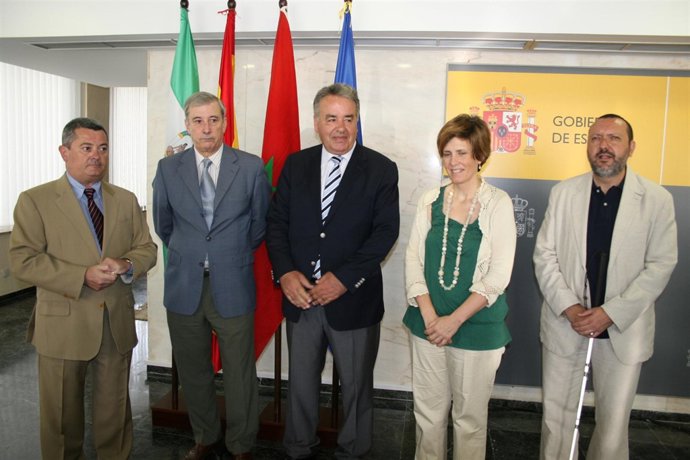  Escribano, Bentouhami, Anda y autoridades locales