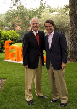 Antonio Ledezma junto al presidente de FAES, José María Aznar