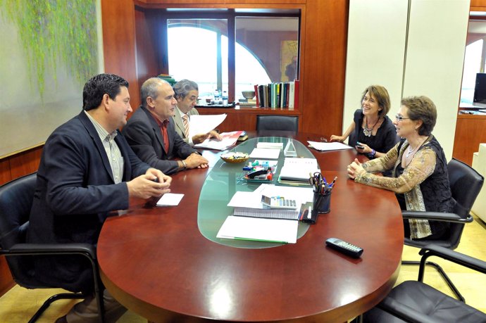 Reunión de la consejera de Hacienda y Administración Pública, Carmen Martínez Ag