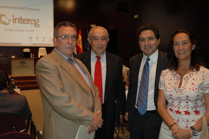 El director general del Ceprede, Antonio Pulido San Román, y el secretario gener