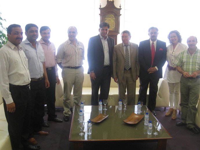 Tomás Santos ha recibido en el Ayuntamiento a Pervez Ashraf