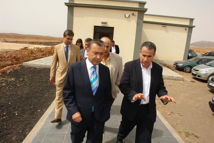 El presidente canario, Paulino Rivero, junto al presidente del Cabildo de Fuerte
