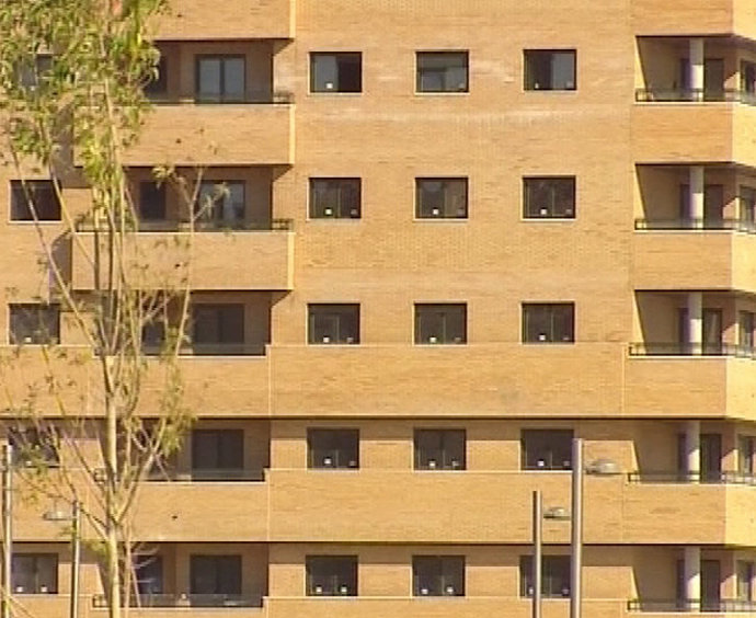 El precio de la vivienda cae un 0,8%