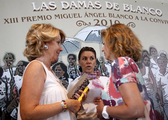Botella, Aguirre y Cospedal en las Damas de Blanco