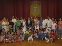 El alcalde destaca la acogida en verano de niños saharauis como "un bonito detalle de solidaridad" de los logroñeses