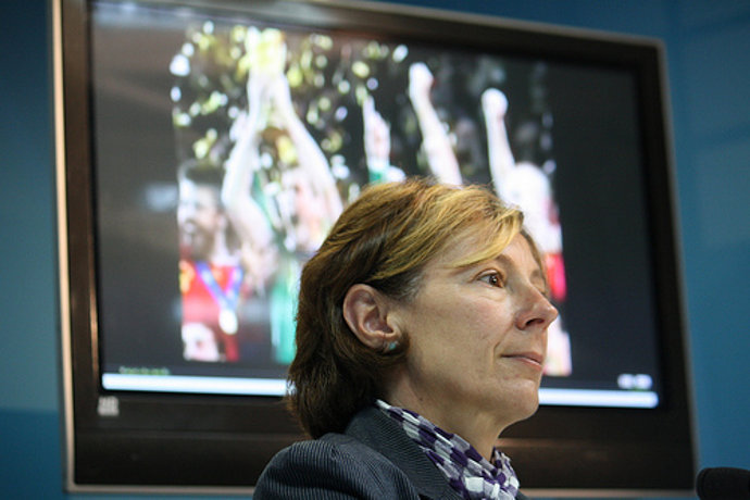 Mar Barcón celebra la victoria de España en el Mundial de Fútbol 2010